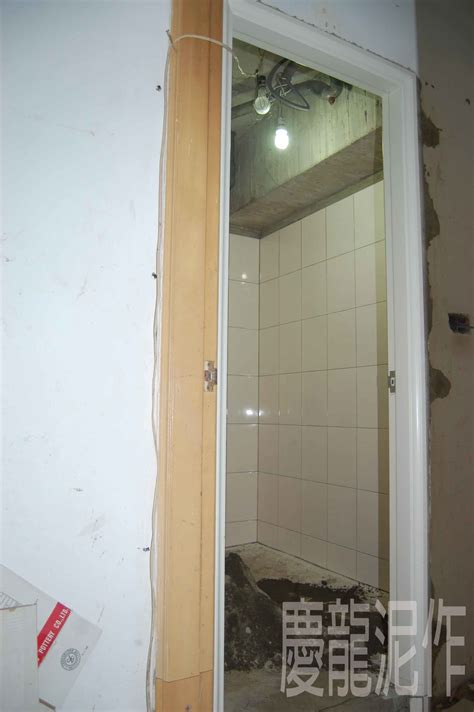 浴室門框尺寸 創意油漆牆
